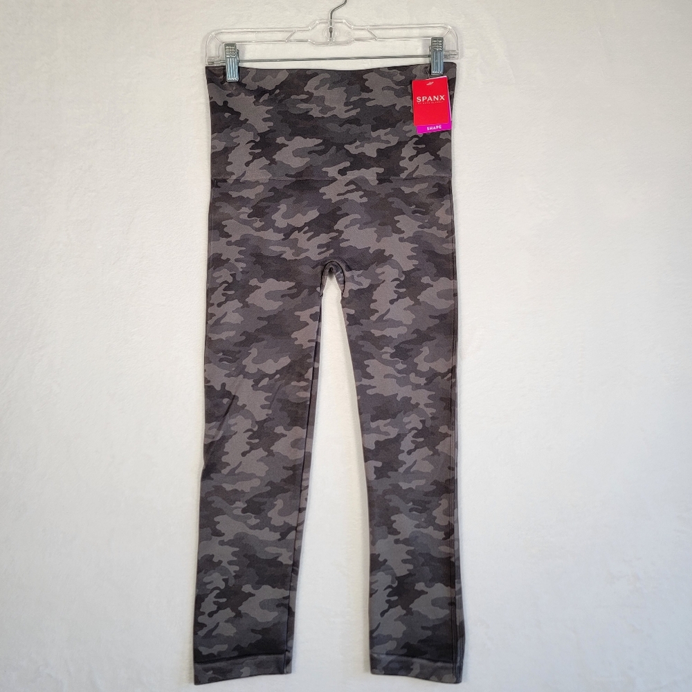 SPANX Women's Cropped Look at Me Now Seamless Leggings in Sage Camo, Size XL